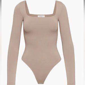 Babaton Square neck contour, bodysuit